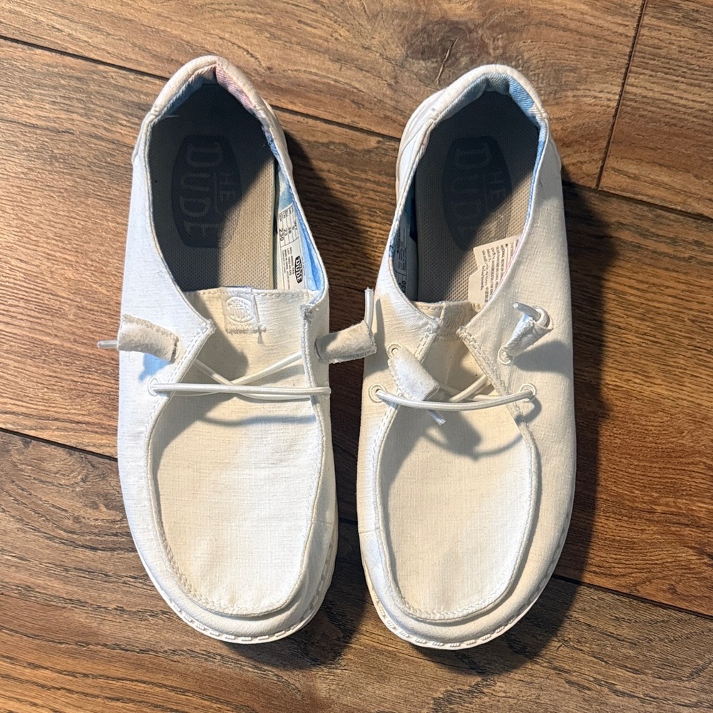 Hey Dude Women’s white Loafers